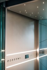 cabina con pulsantiera orizzontale