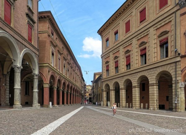 Centro storico di Bologna con Portici