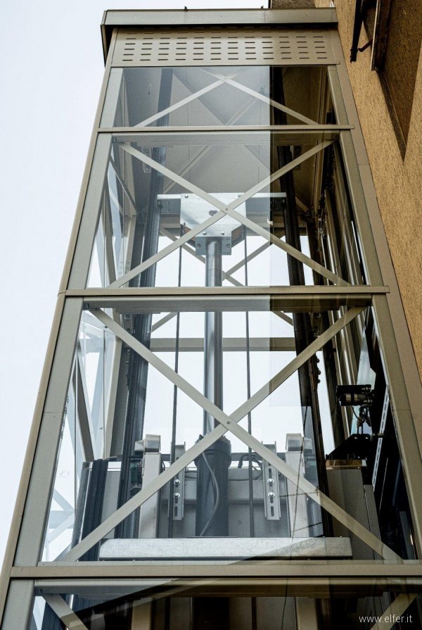 struttura in acciaio e vetro