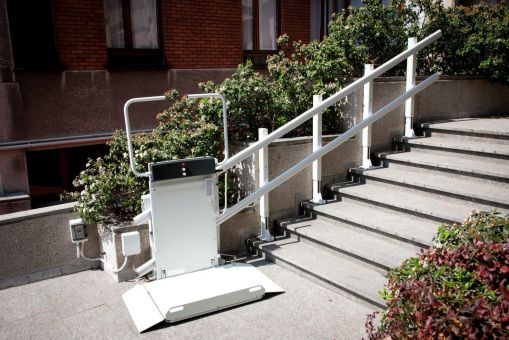 montascala a pedana installato a Reggio Emilia